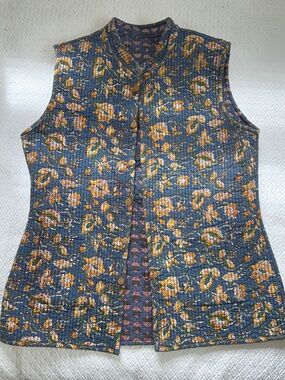 Kantha Quilted cotton Indian Block reversible button up Floral waistcoat vest M